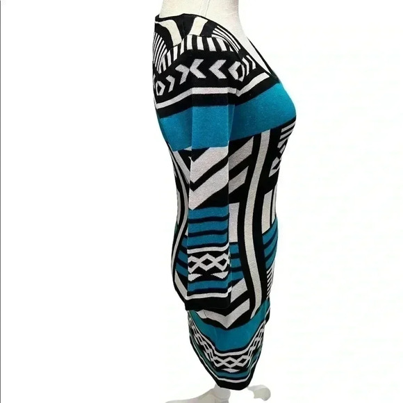 NWT•WOMEN’S PAPAYA LONG SLEEVE SWEATER DRESS•SIZE MEDIUM•GREEN/BLK/WHITE• - Picture 2 of 11